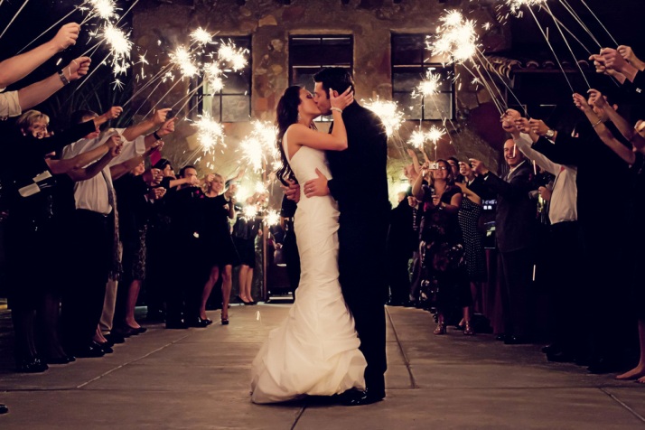 Фото бенгальские огни на свадьбе — Приморск Калининградская область | primorskkaliningradskaya.salutsklad.ru